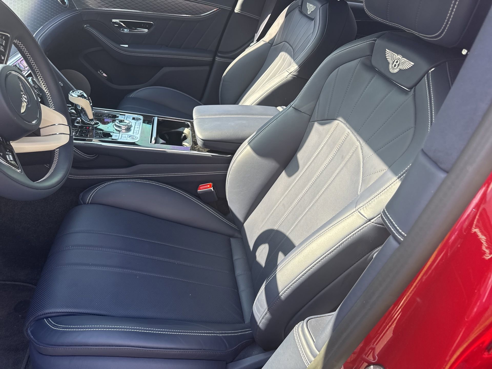 Used 2024 Bentley Flying Spur V8 image 6