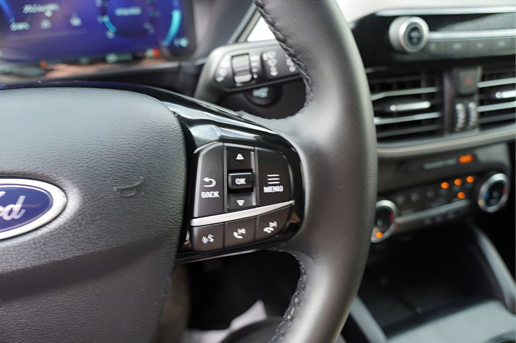 Used 2022 Ford Escape SEL w/ Technology Package image 23