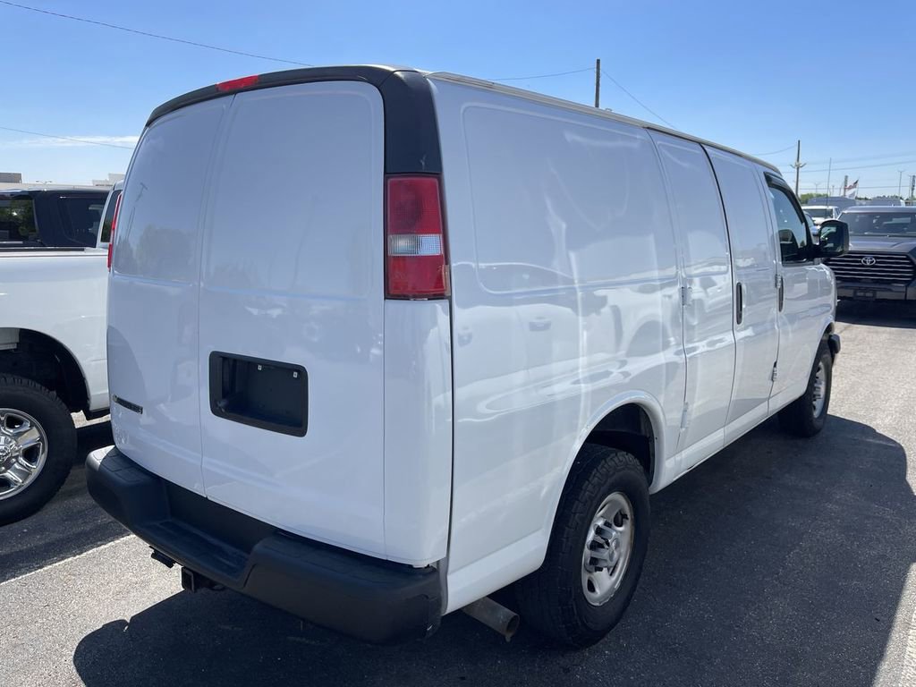 Used 2019 Chevrolet Express 3500 w/ Driver Convenience Package RWD image 7