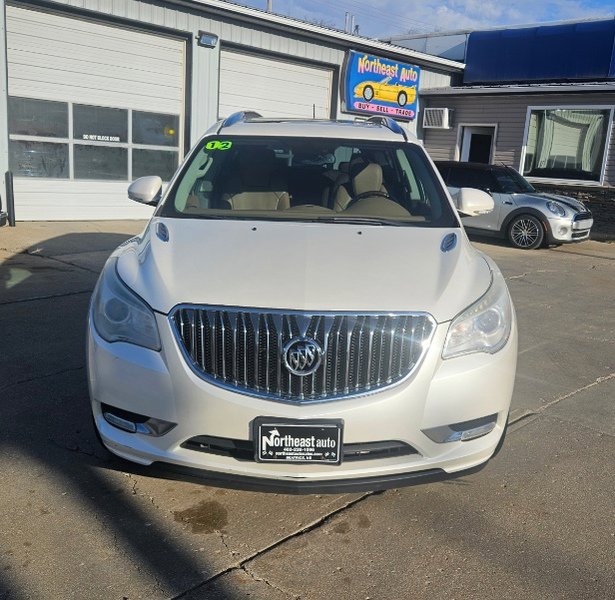Used 2013 Buick Enclave Premium image 2