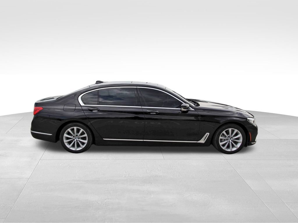 Used 2017 BMW 740i RWD image 5
