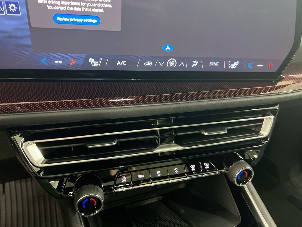 New 2026 Chevrolet Traverse Z71 w/ Enhanced Driving Package AWD/4WD image 17