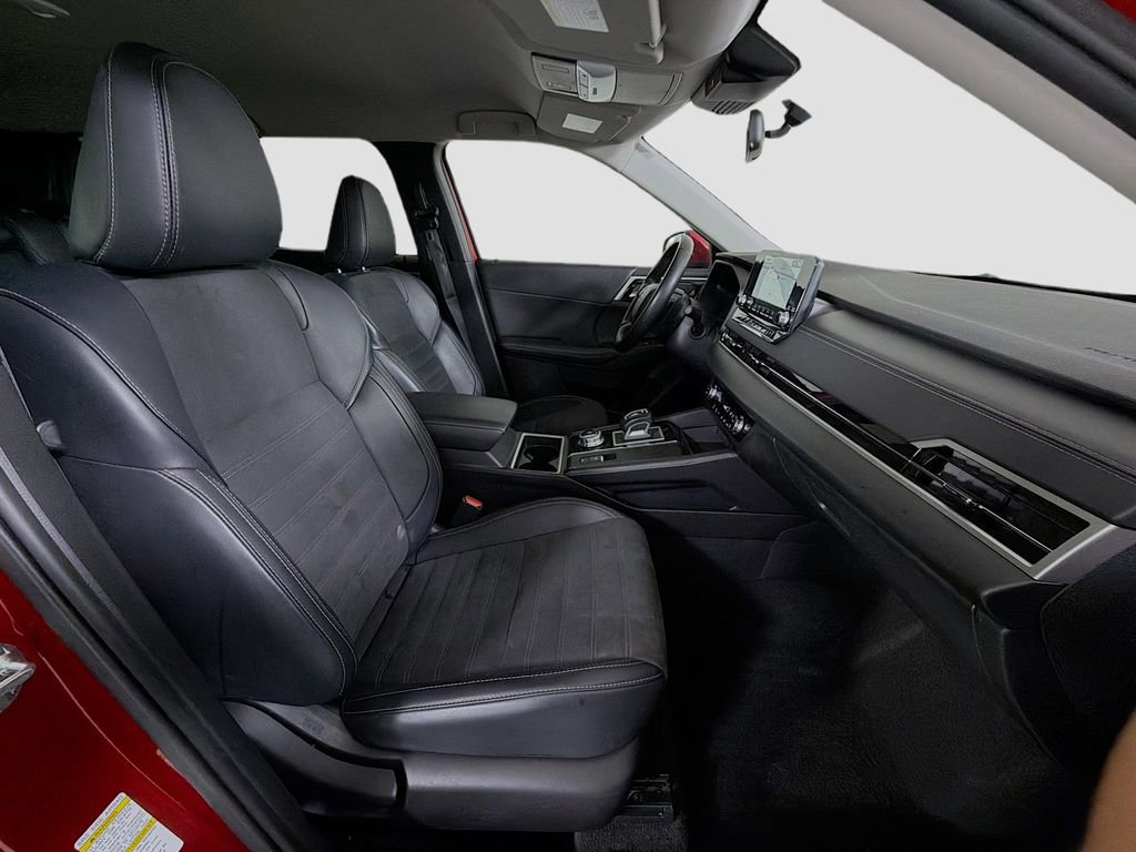 Used 2024 Mitsubishi Outlander SE Black Edition image 30