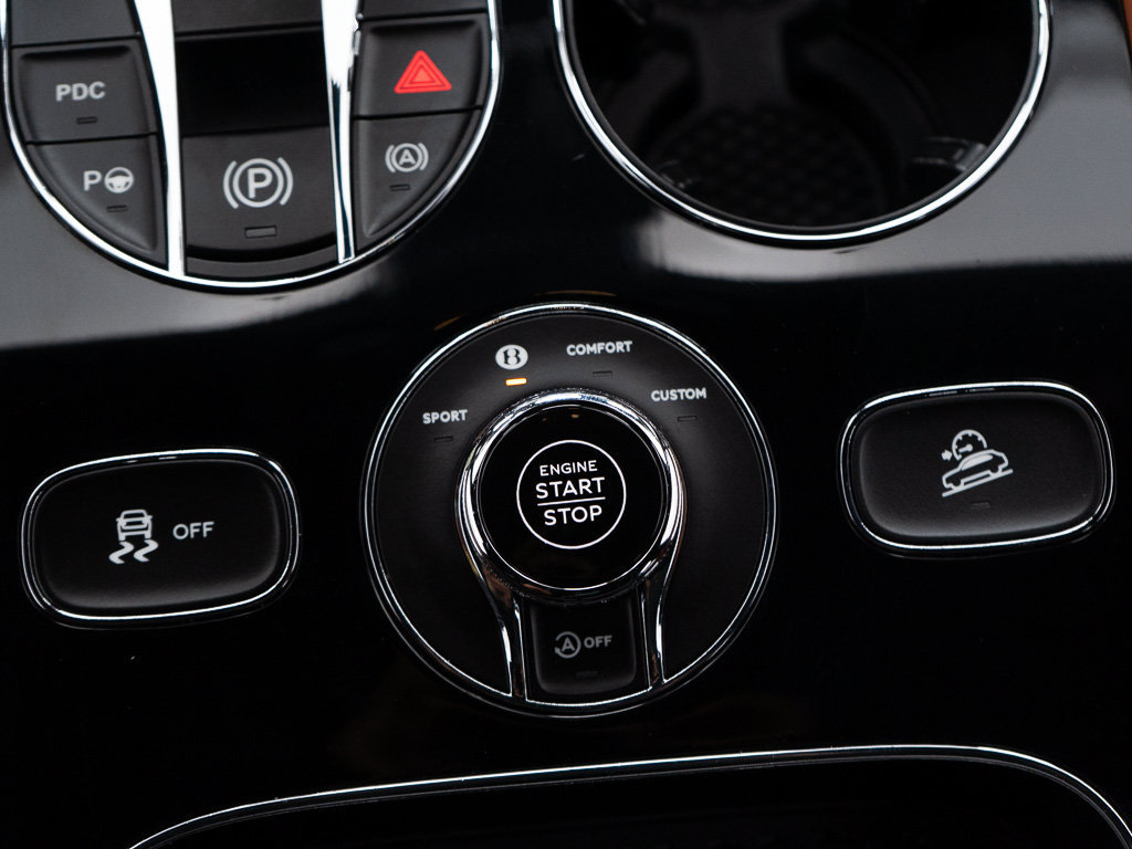 Certified 2022 Bentley Bentayga AWD/4WD image 35