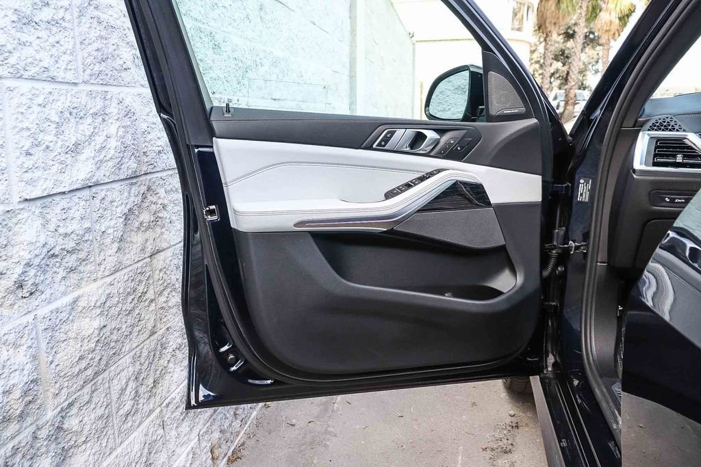 Used 2026 BMW X5 sDrive40i w/ M Sport Package image 22
