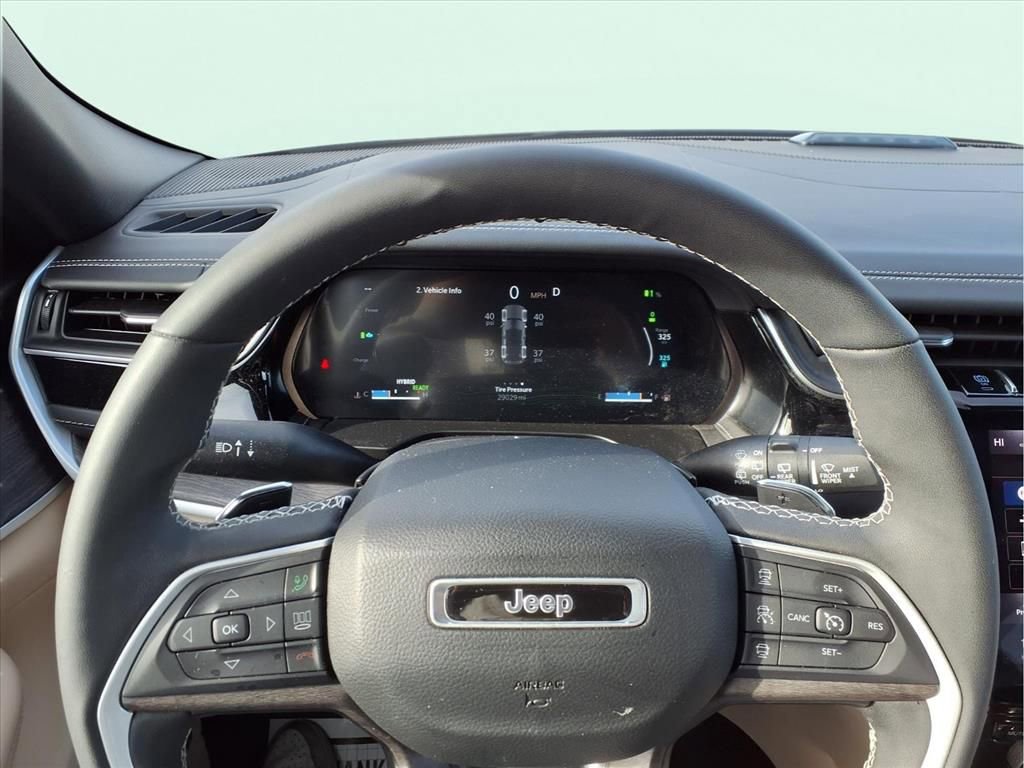 Used 2022 Jeep Grand Cherokee Limited 4xe image 11