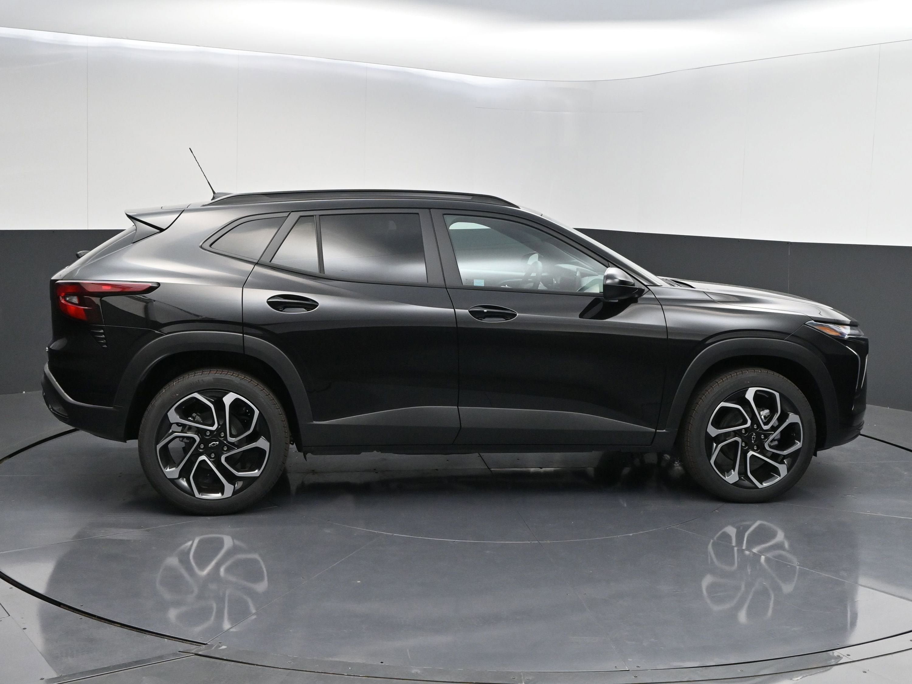New 2026 Chevrolet Trax RS FWD image 8