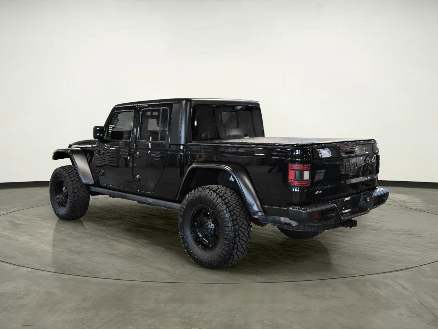 Used 2021 Jeep Gladiator Willys AWD/4WD image 3