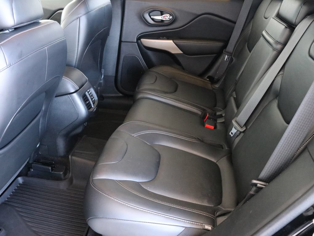 Used 2017 Jeep Cherokee Limited AWD/4WD image 26