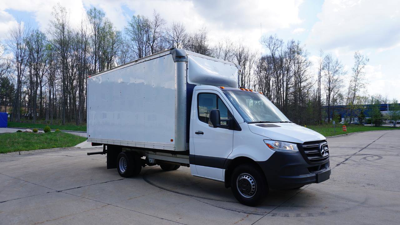 Used 2021 Mercedes-Benz Sprinter 4500 w/ Premium Package image 7