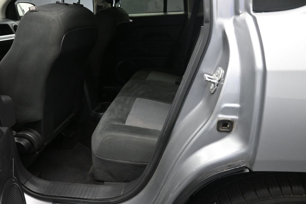 Used 2016 Jeep Compass Sport FWD image 19