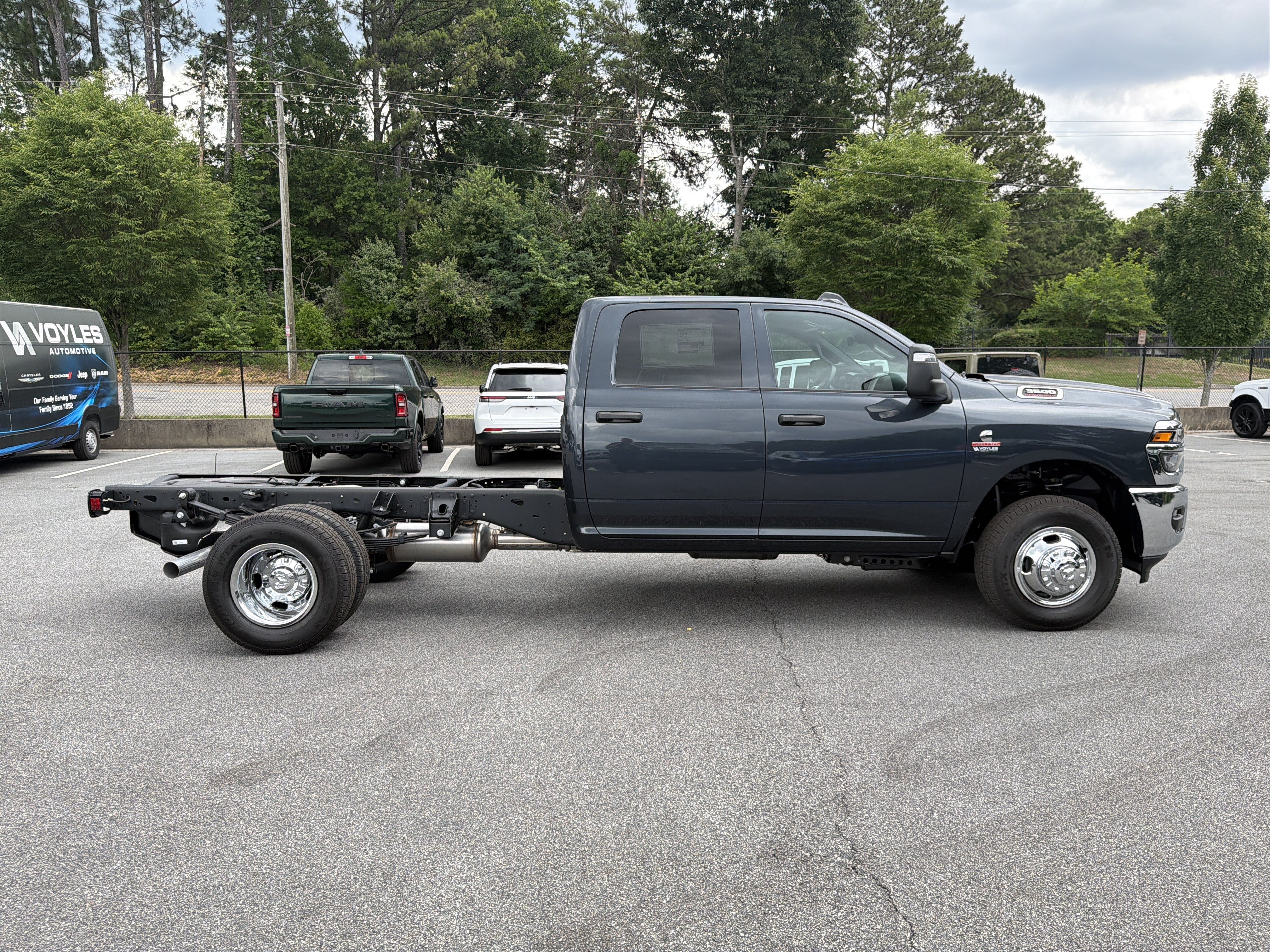 New 2026 RAM 3500 Tradesman w/ Chrome Appearance Group A AWD/4WD image 9