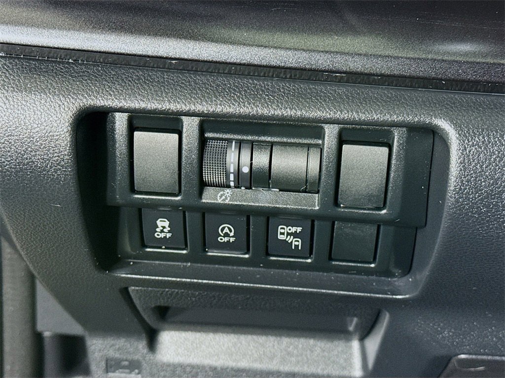 Used 2021 Subaru Crosstrek 2.5i Sport w/ Moonroof Package image 19