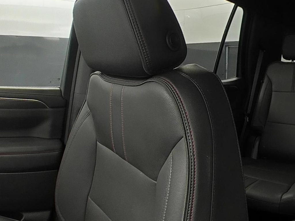 Used 2023 Chevrolet Tahoe RST RWD image 9