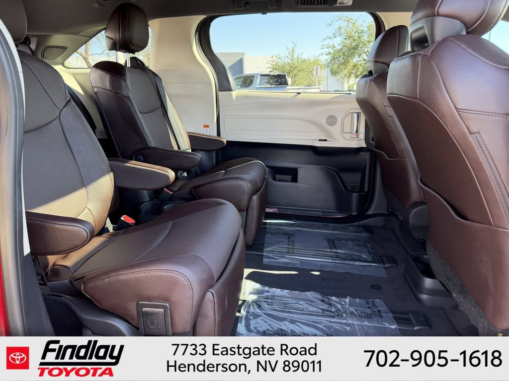 Certified 2023 Toyota Sienna Platinum FWD image 14
