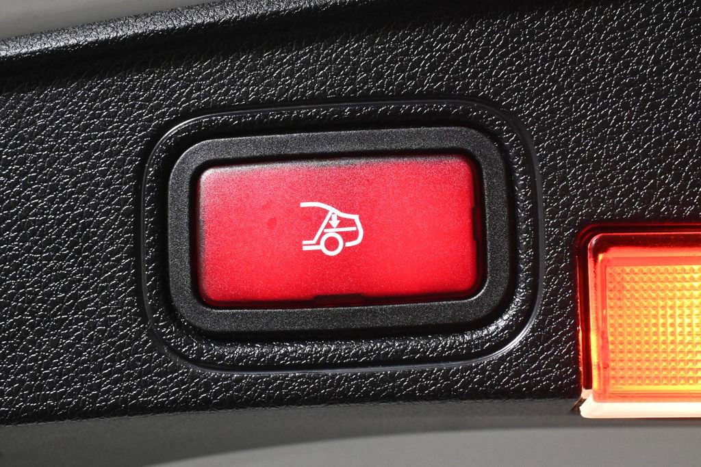 Used 2018 Mercedes-Benz C 300 4MATIC Cabriolet image 46