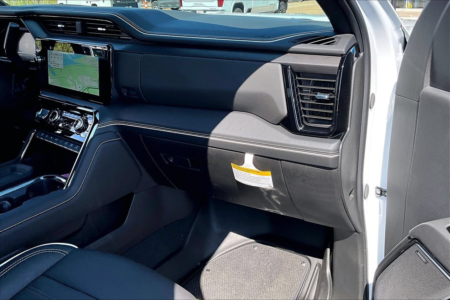 Used 2025 GMC Sierra 2500 AT4X AWD/4WD image 16