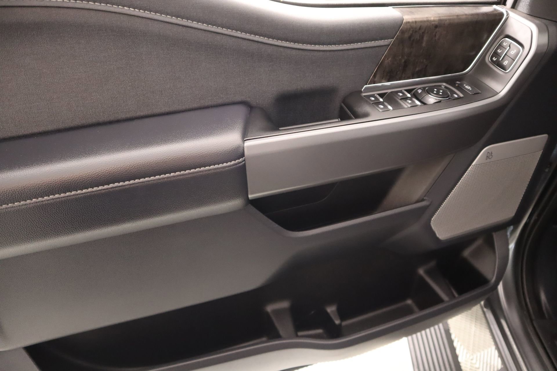 Used 2025 Ford F350 Lariat w/ Lariat Ultimate Package image 17