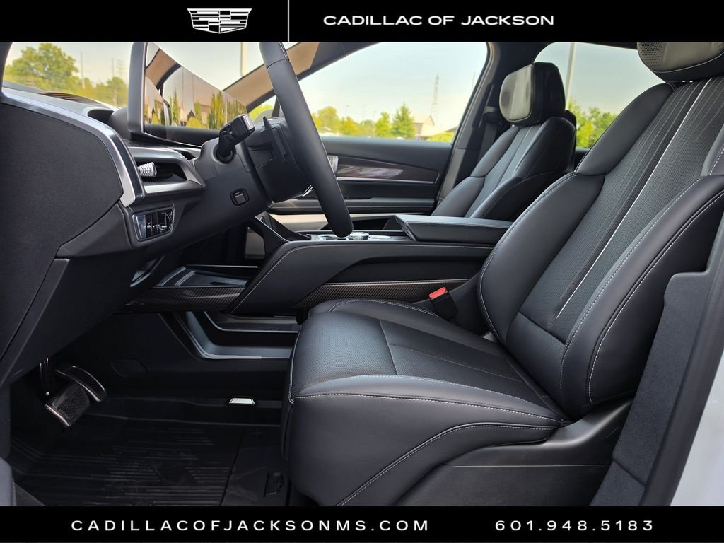 New 2027 Cadillac Vistiq Luxury w/ LPO, Floor Liner Package AWD/4WD image 13
