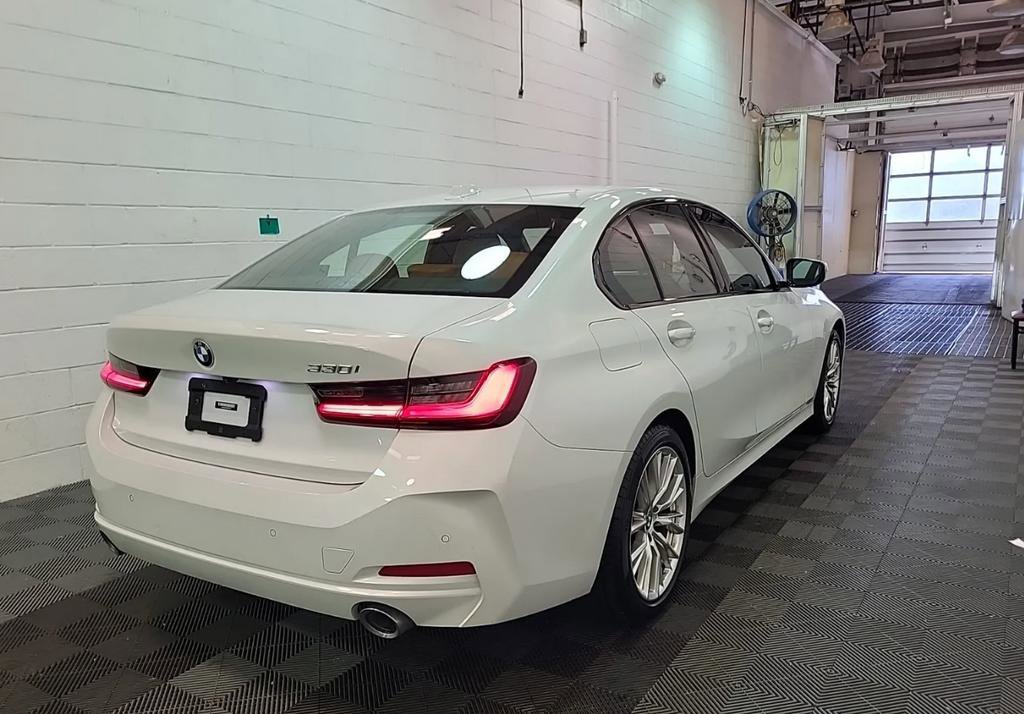 Used 2023 BMW 330i Sedan w/ Driving Assistance Package RWD image 2