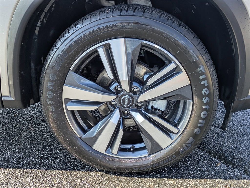 Used 2023 Nissan Rogue SL image 11