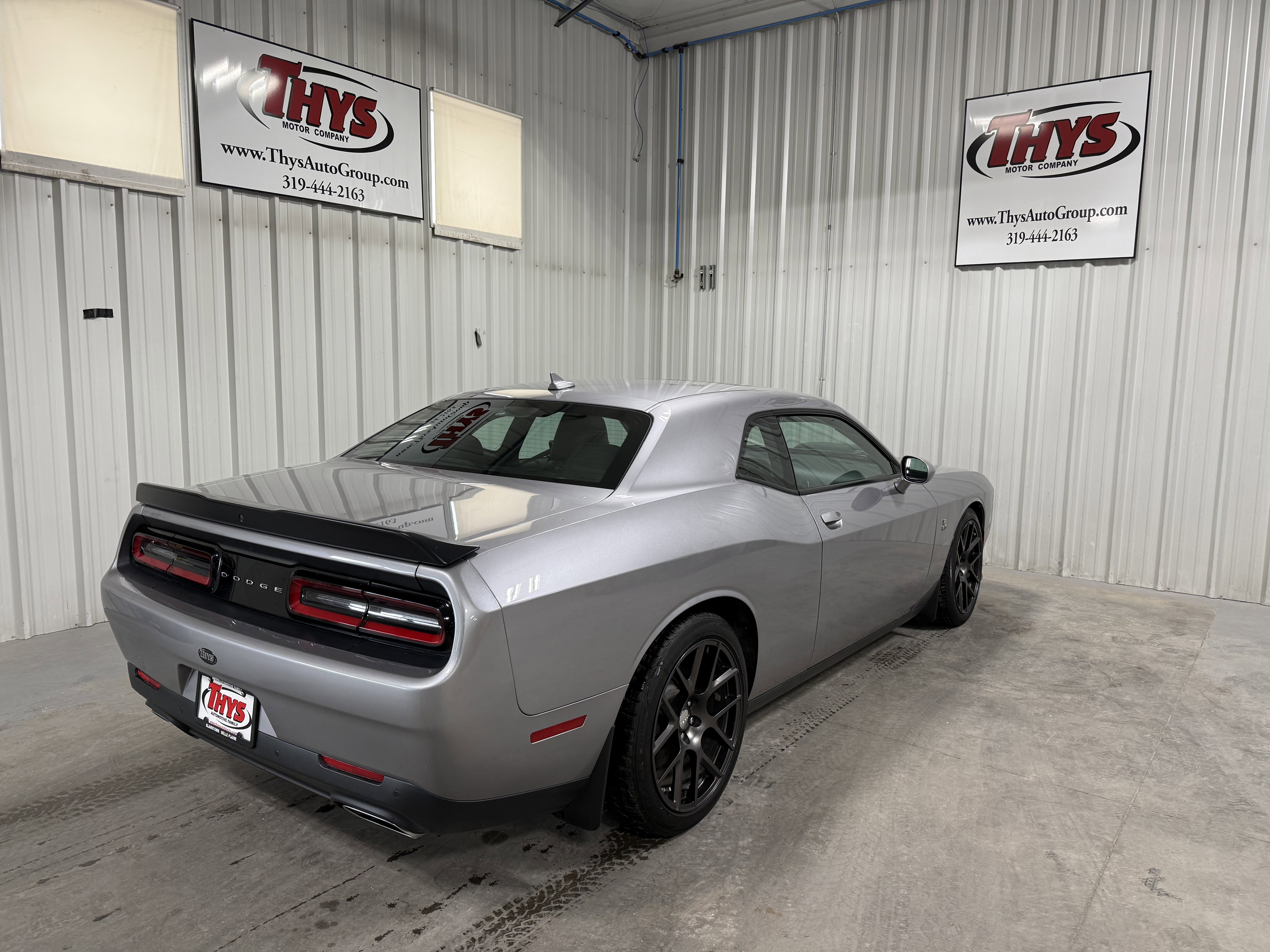 Used 2016 Dodge Challenger R/T Scat Pack RWD image 3