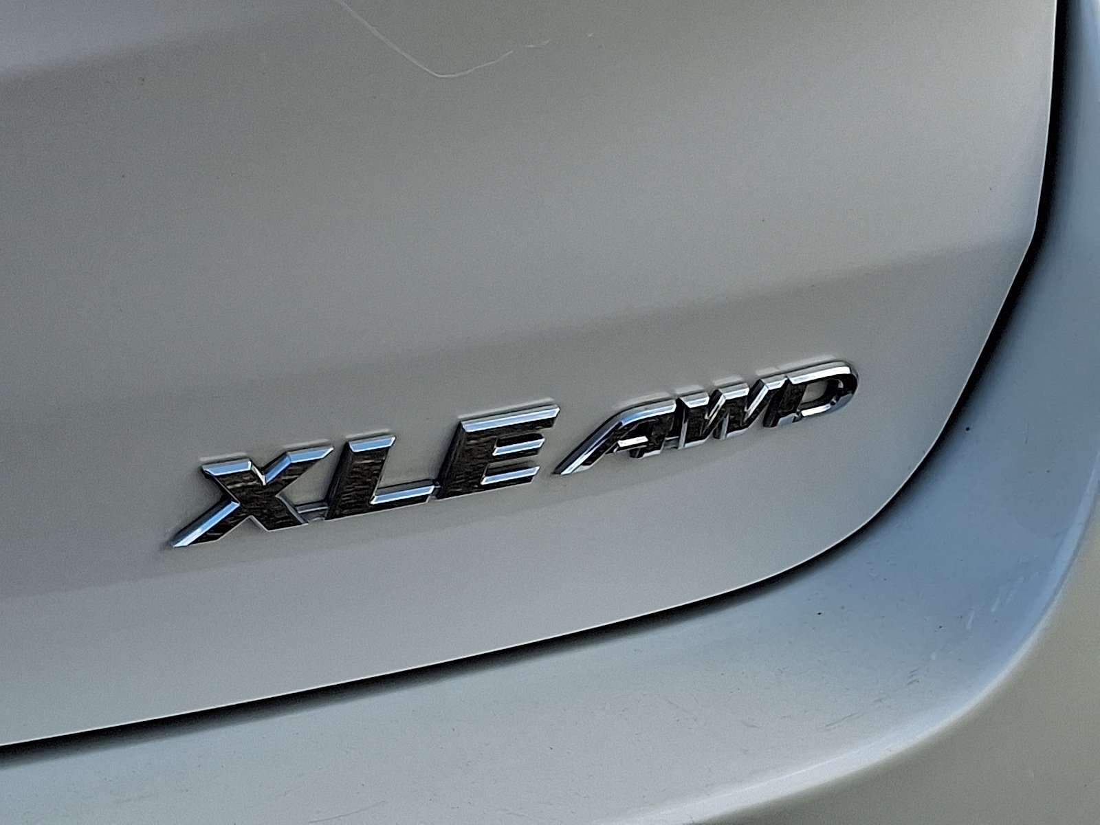 Used 2019 Toyota Highlander XLE AWD/4WD image 32