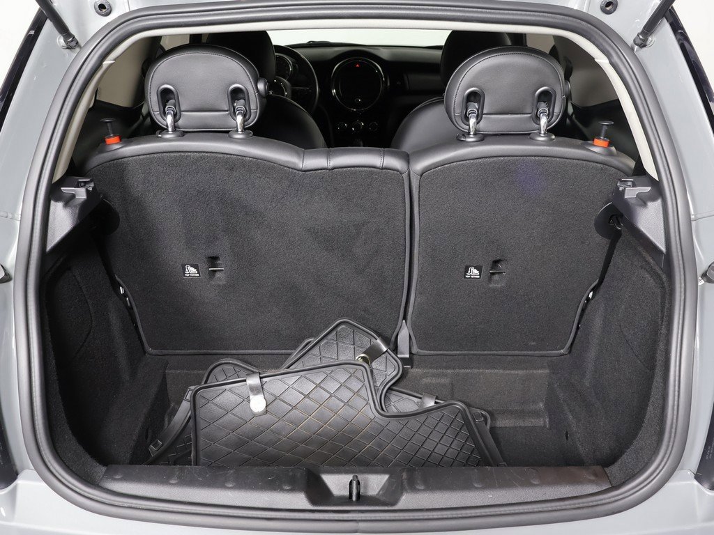 Used 2019 MINI Cooper Hardtop image 13