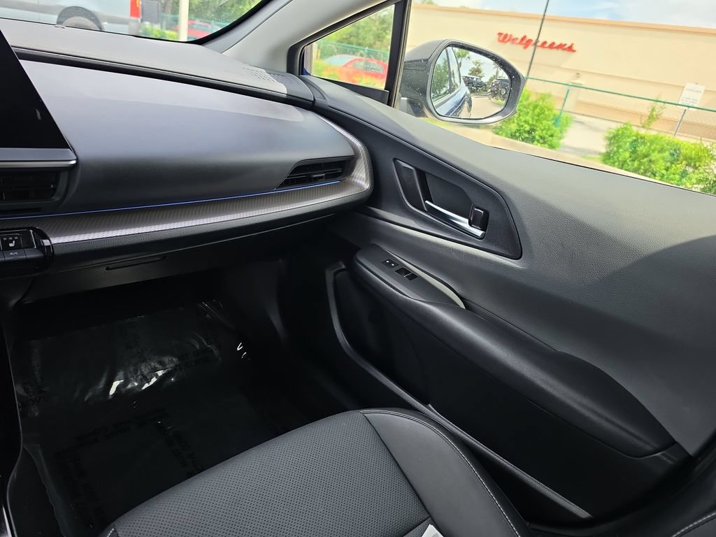 Used 2024 Toyota Prius XLE FWD image 27
