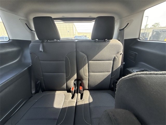 Used 2023 GMC Acadia SLE image 22