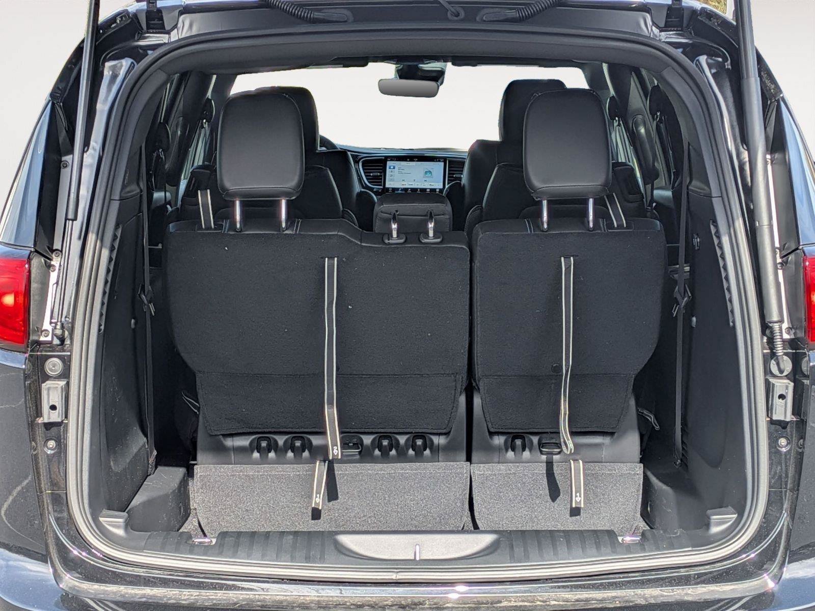 New 2026 Chrysler Voyager LX FWD image 18