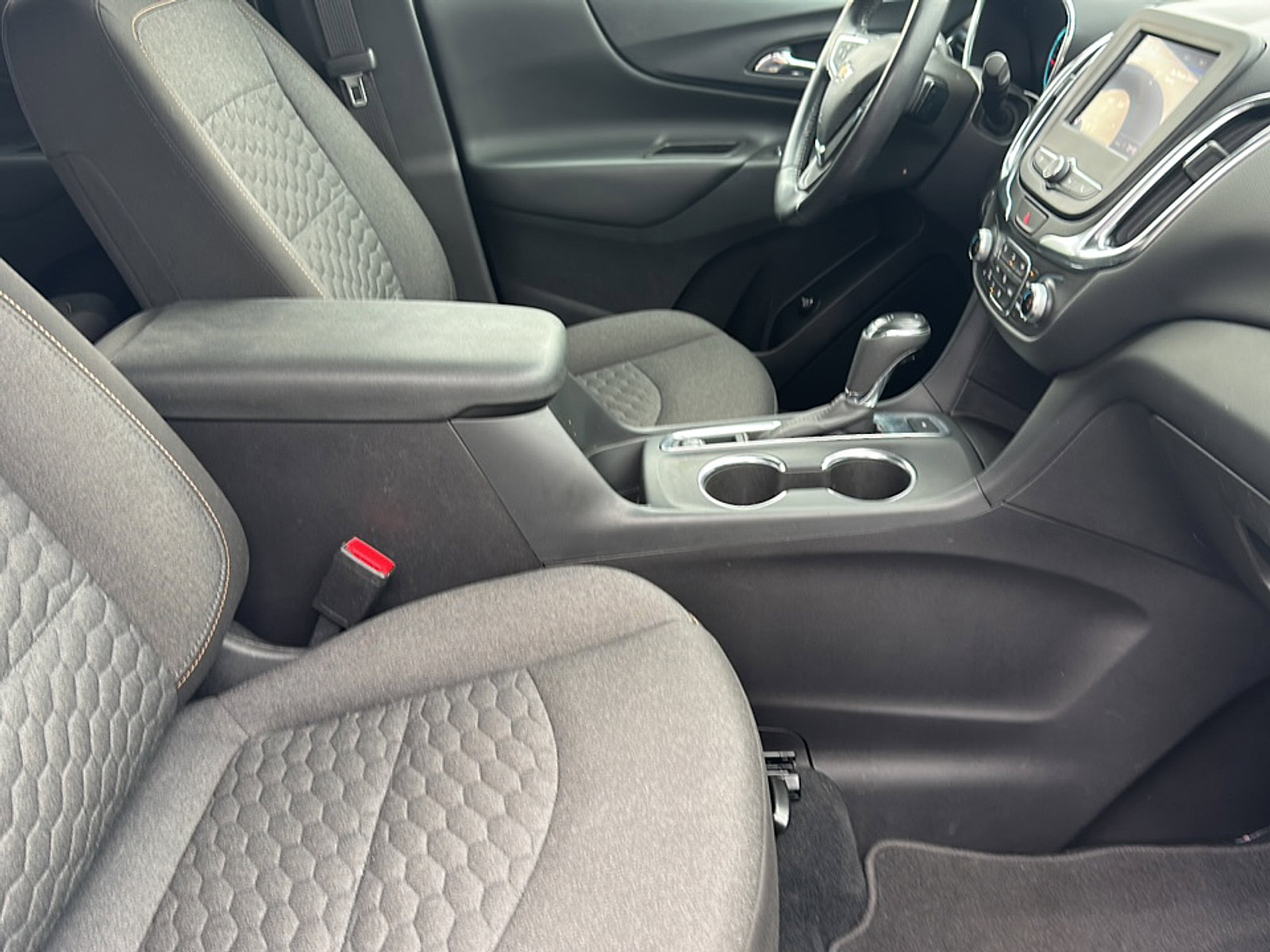 Used 2021 Chevrolet Equinox LT image 23