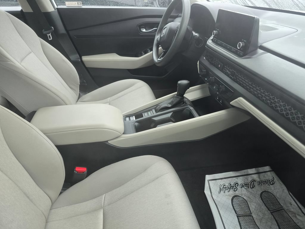 Used 2024 Honda Accord LX image 11