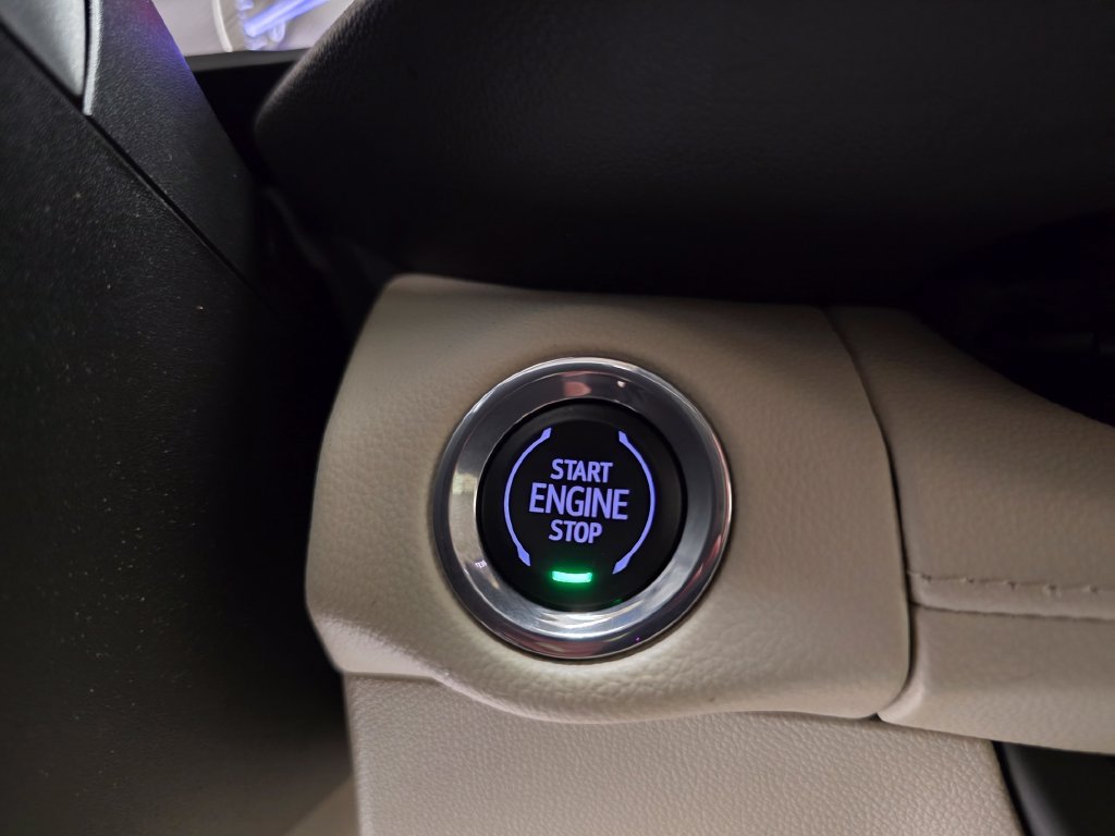 Used 2023 Buick Envision Essence AWD/4WD image 24