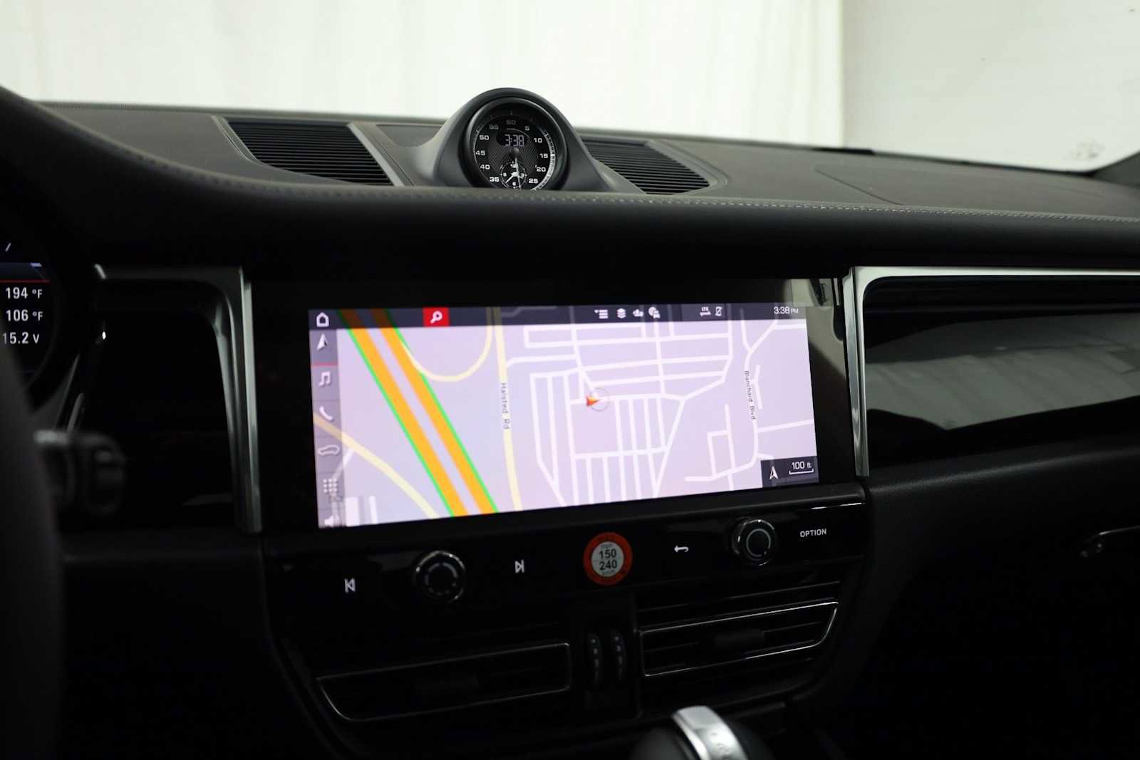 New 2026 Porsche Macan image 33