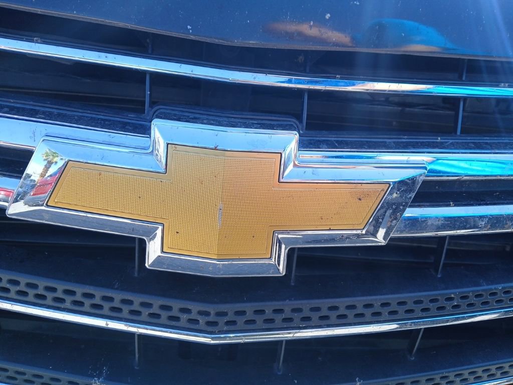 Used 2019 Chevrolet Traverse LT FWD image 2
