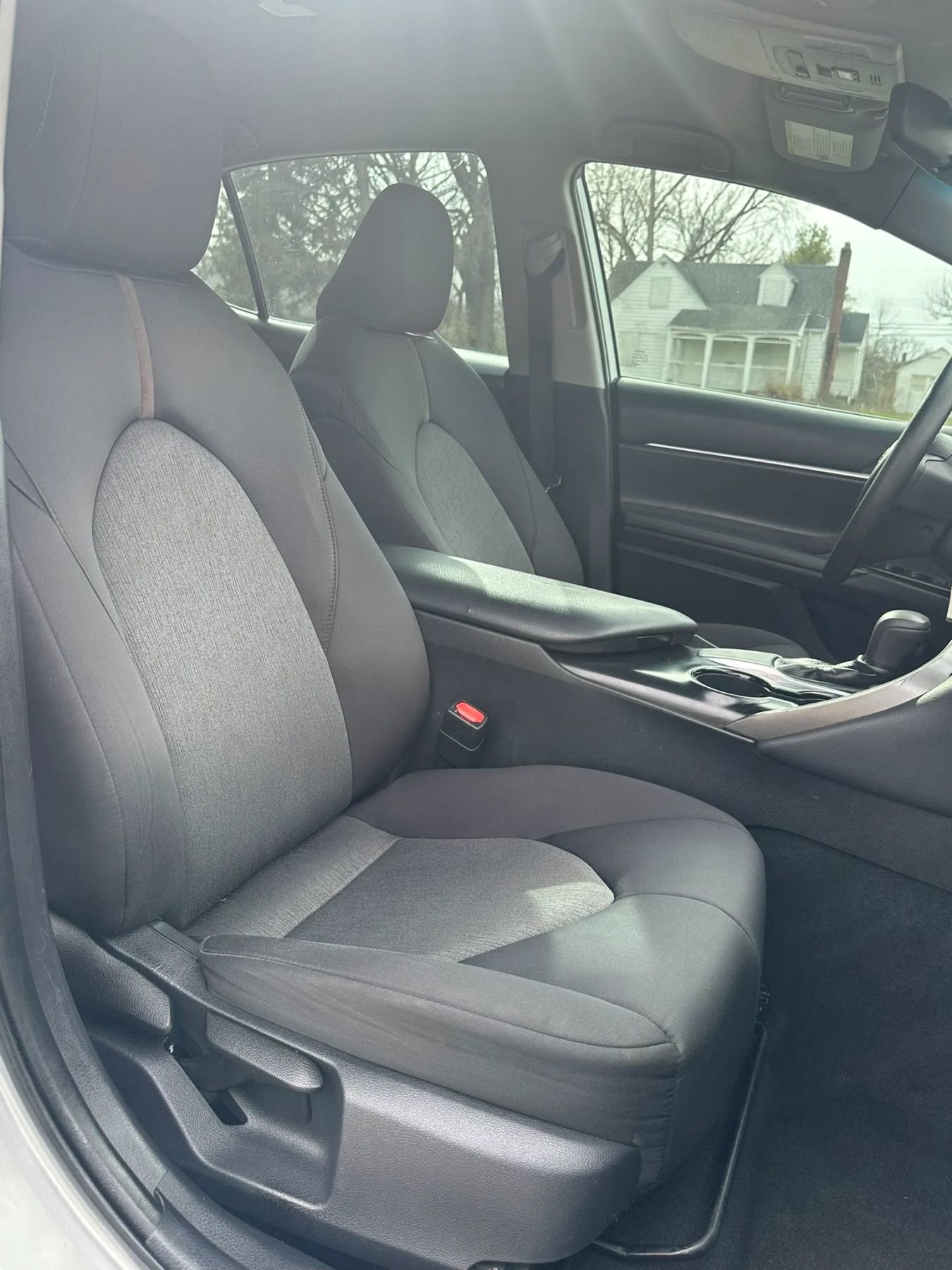 Used 2019 Toyota Camry LE image 14