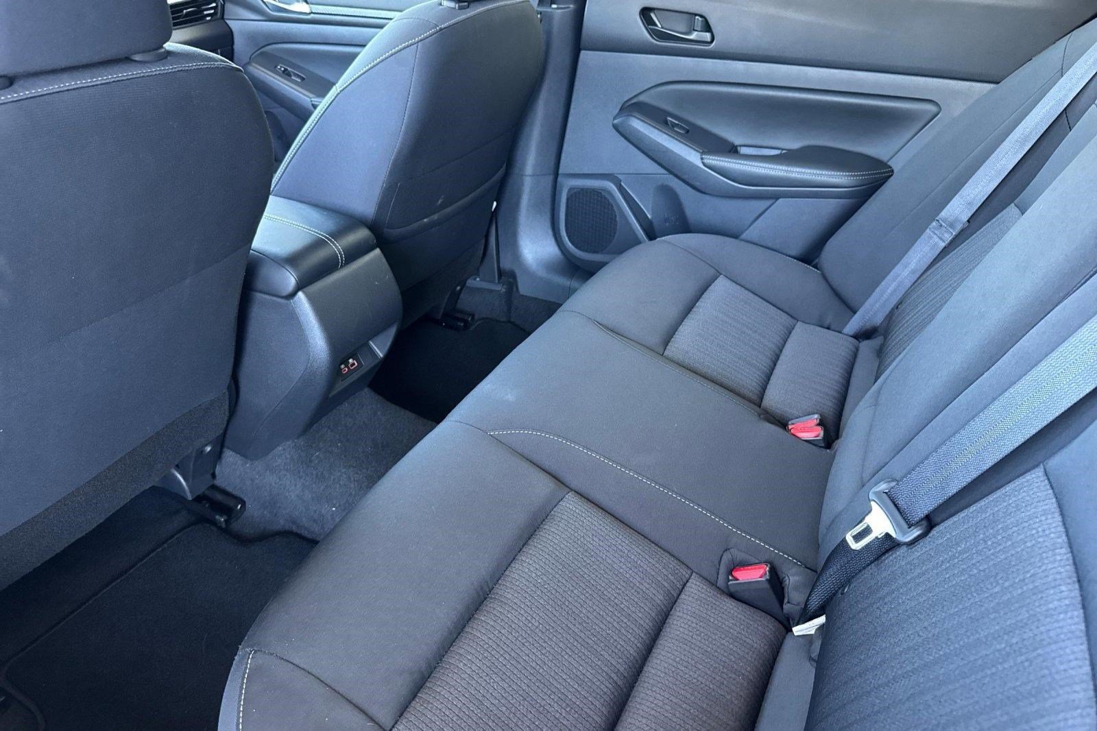 Used 2025 Nissan Altima 2.5 SV image 25