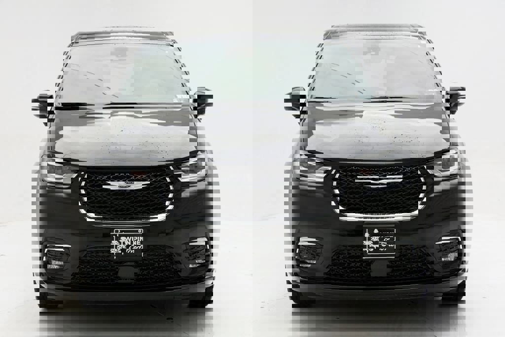 Used 2025 Chrysler Pacifica Select image 4