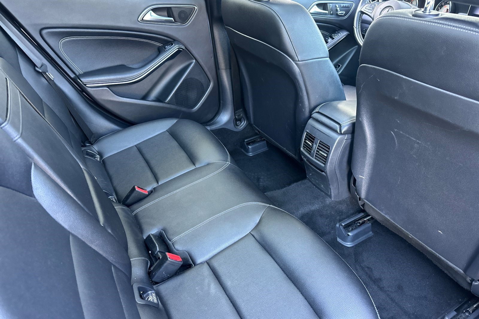 Used 2018 Mercedes-Benz GLA 250 4MATIC image 30