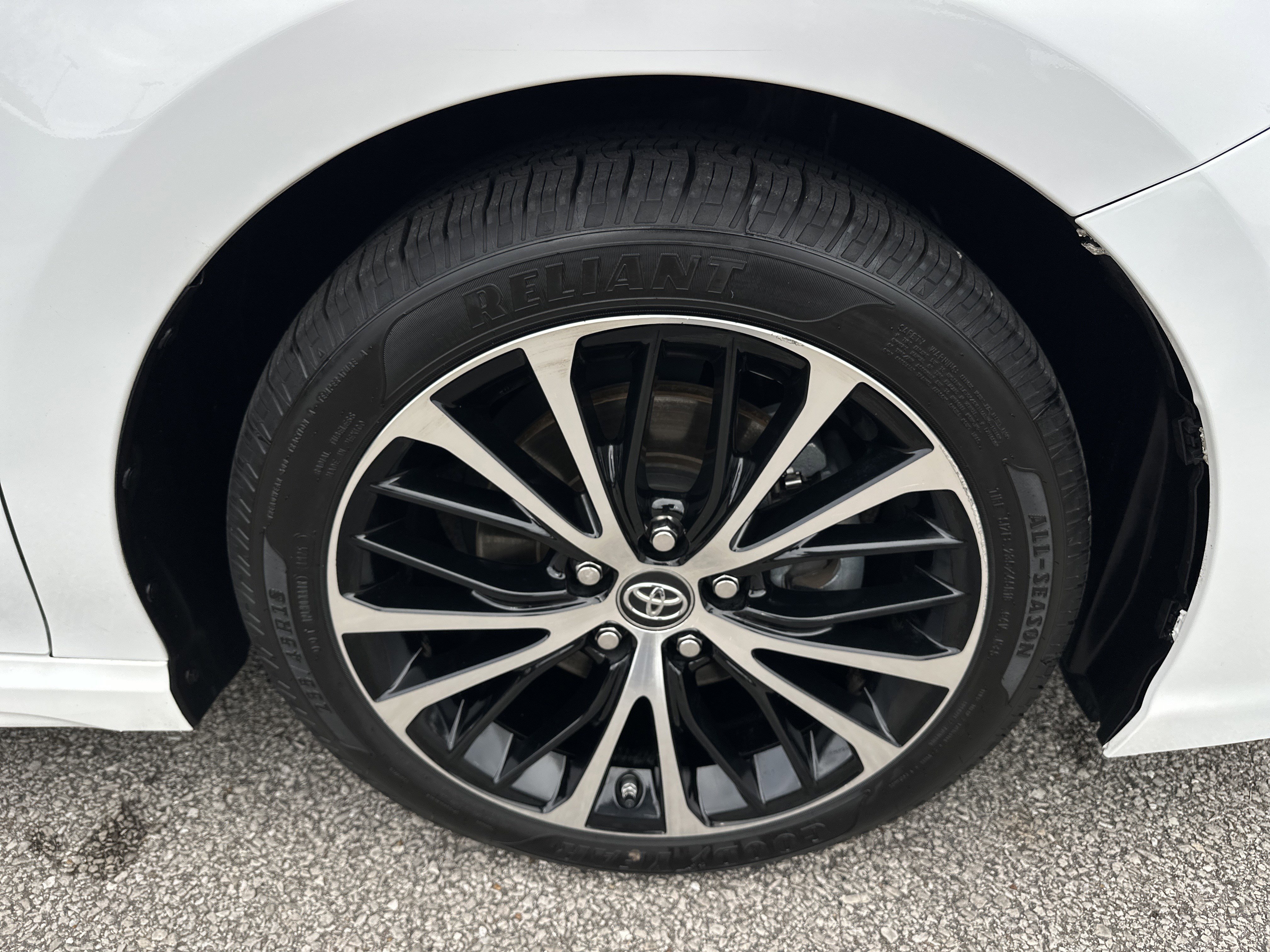 Used 2018 Toyota Camry SE image 13