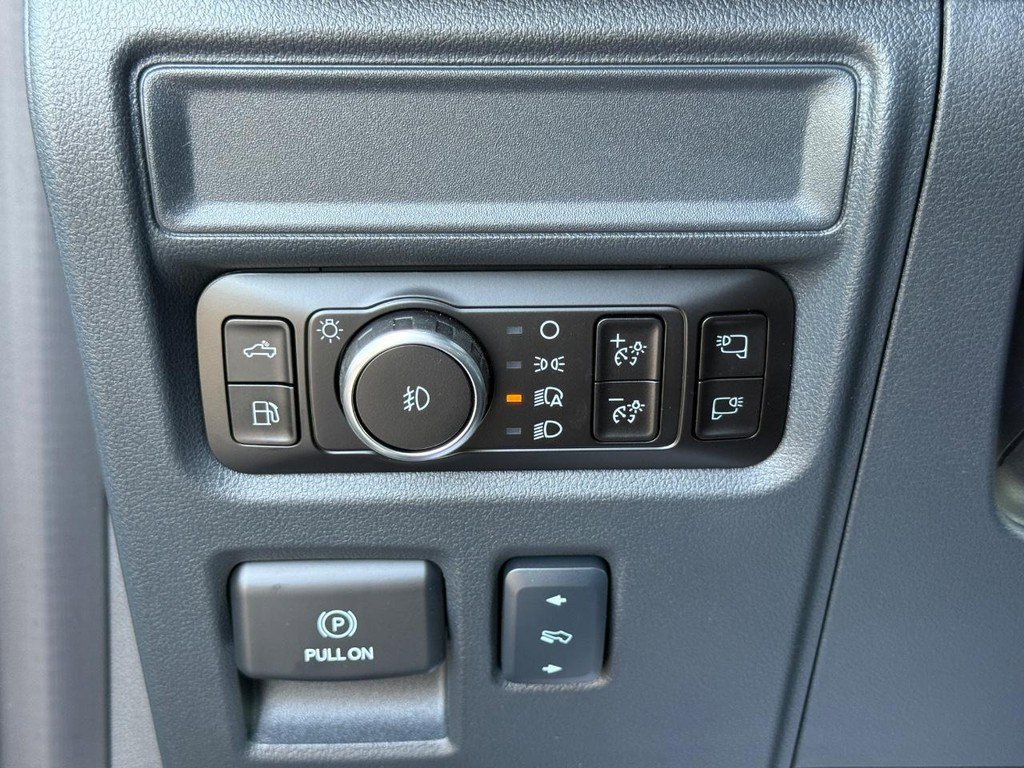 Used 2025 Ford F150 Lariat w/ Equipment Group 502A High AWD/4WD image 27
