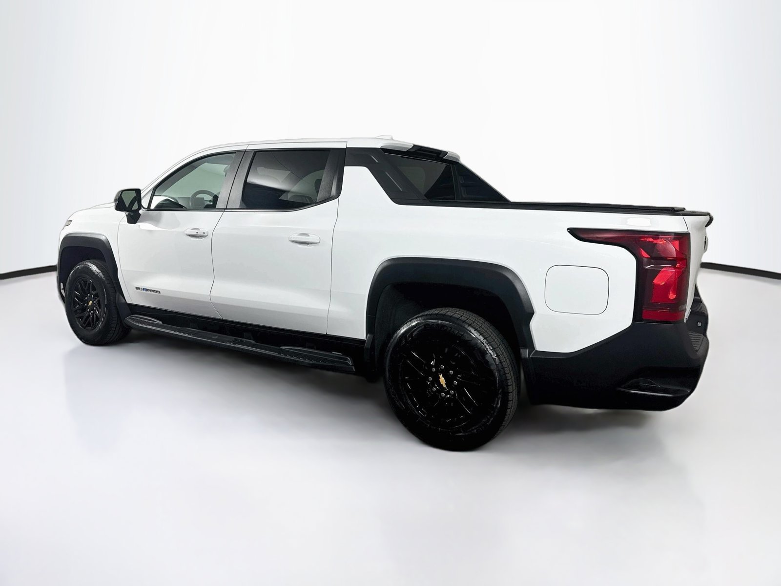 Used 2024 Chevrolet Silverado EV W/T AWD/4WD image 5