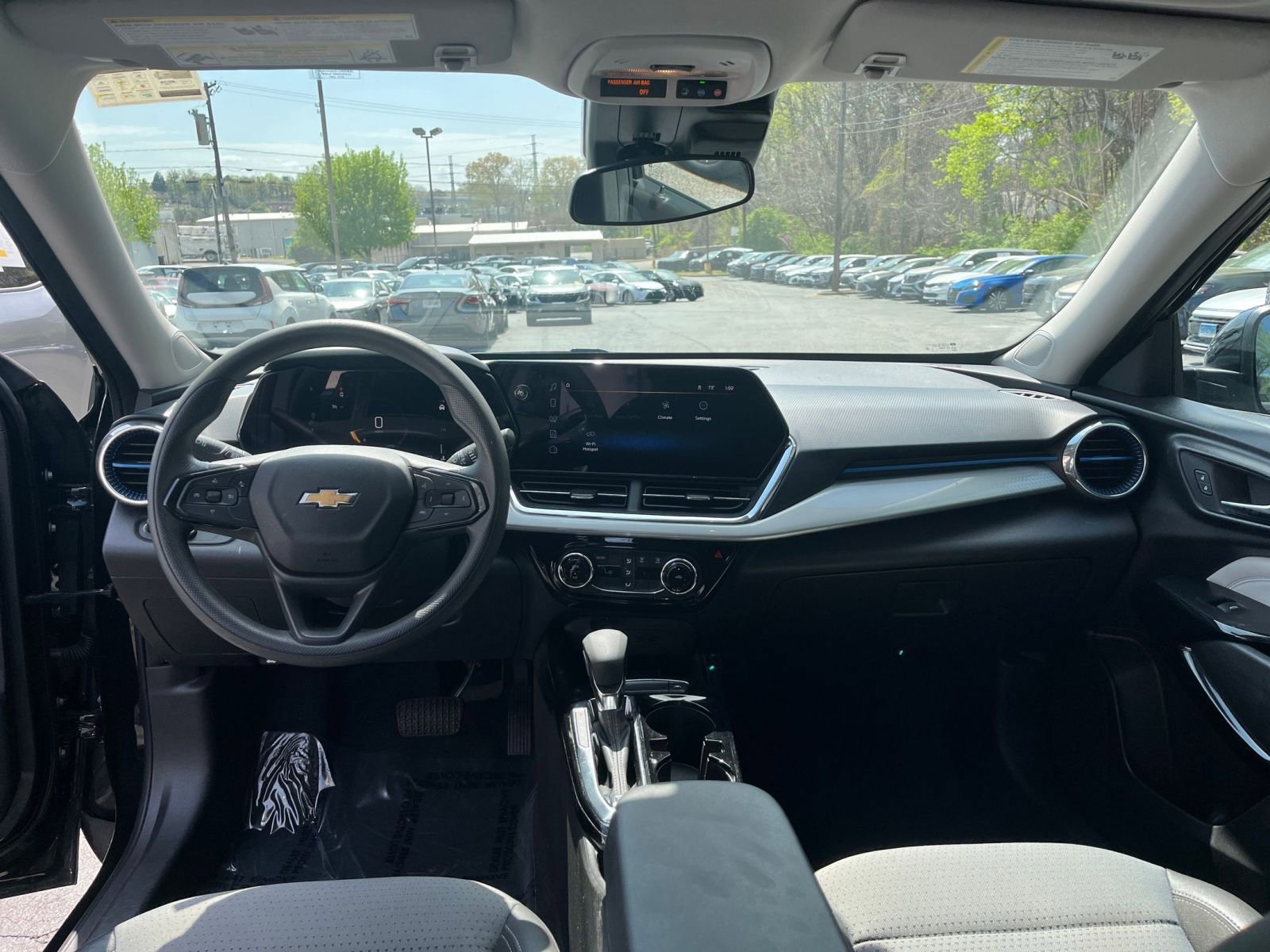 Used 2025 Chevrolet Trax LT FWD image 28