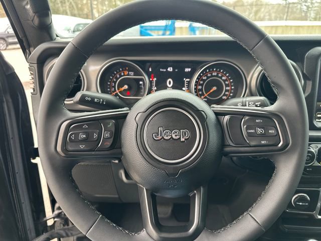 Used 2023 Jeep Gladiator Willys image 26