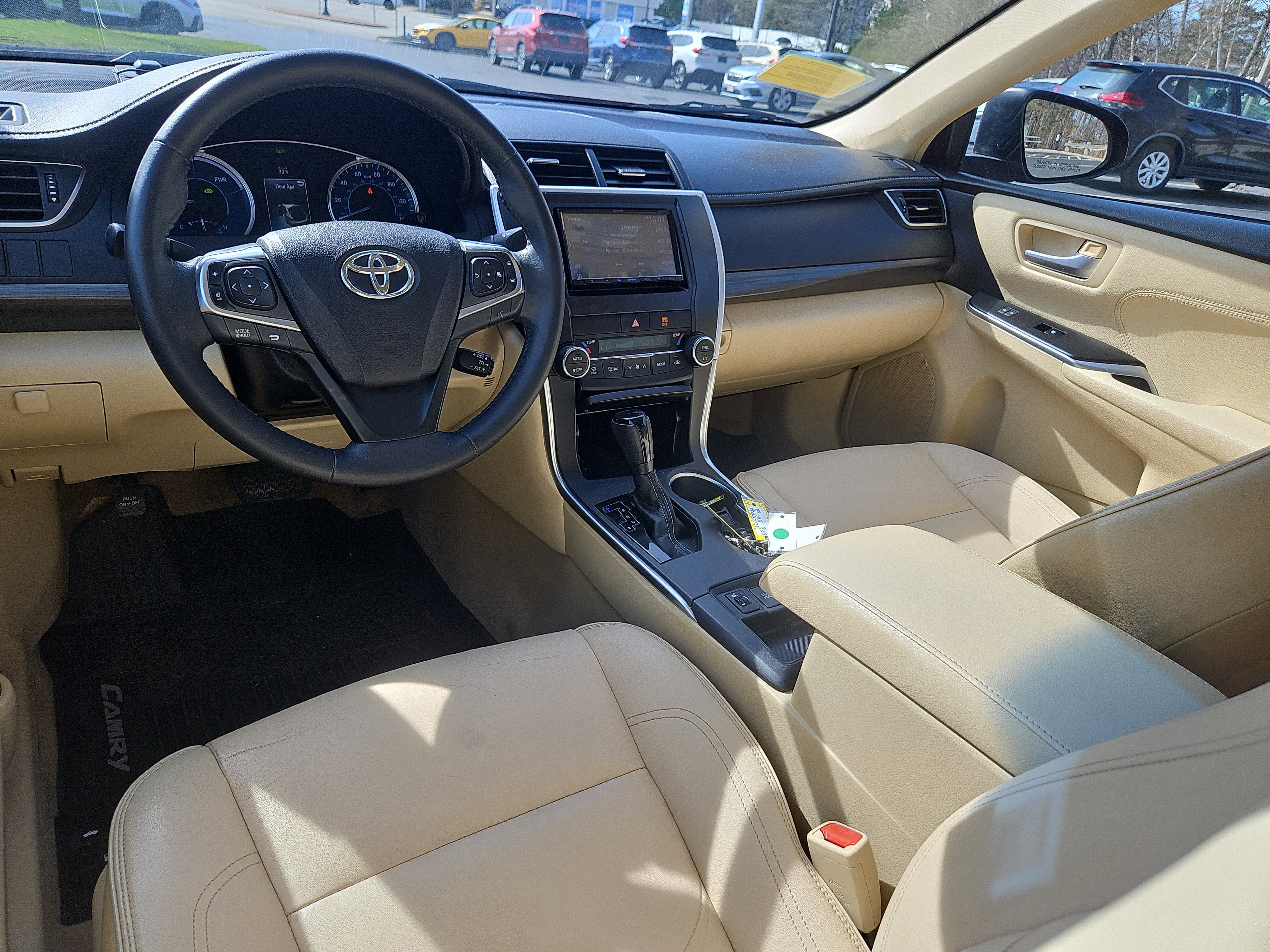 Used 2017 Toyota Camry XLE w/ Moonroof Package FWD image 3