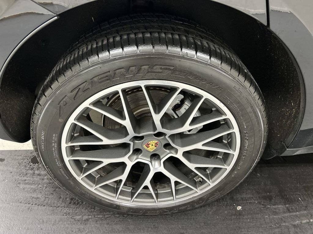 Certified 2018 Porsche Macan S AWD/4WD image 8