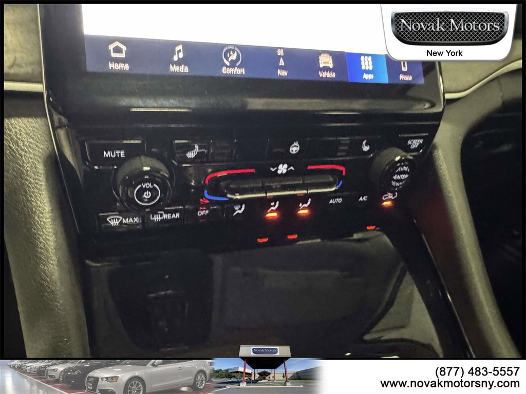 Used 2022 Jeep Grand Cherokee L Limited w/ Black Appearance Package image 21