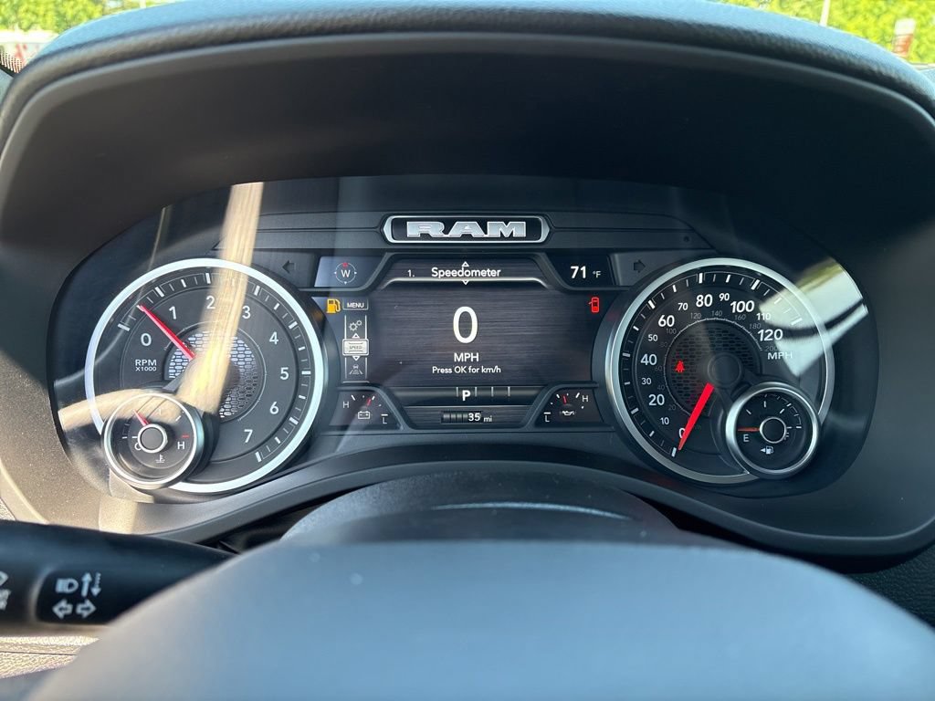 New 2026 RAM 1500 Express AWD/4WD image 16