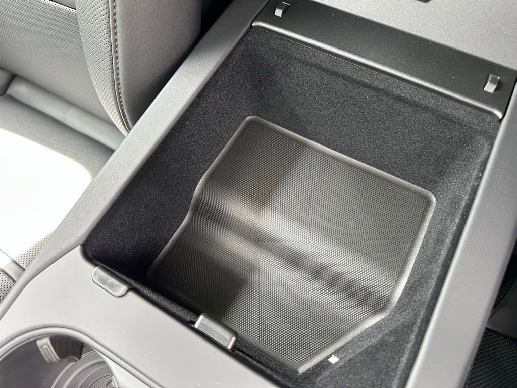 Used 2025 Porsche Cayenne GTS image 31